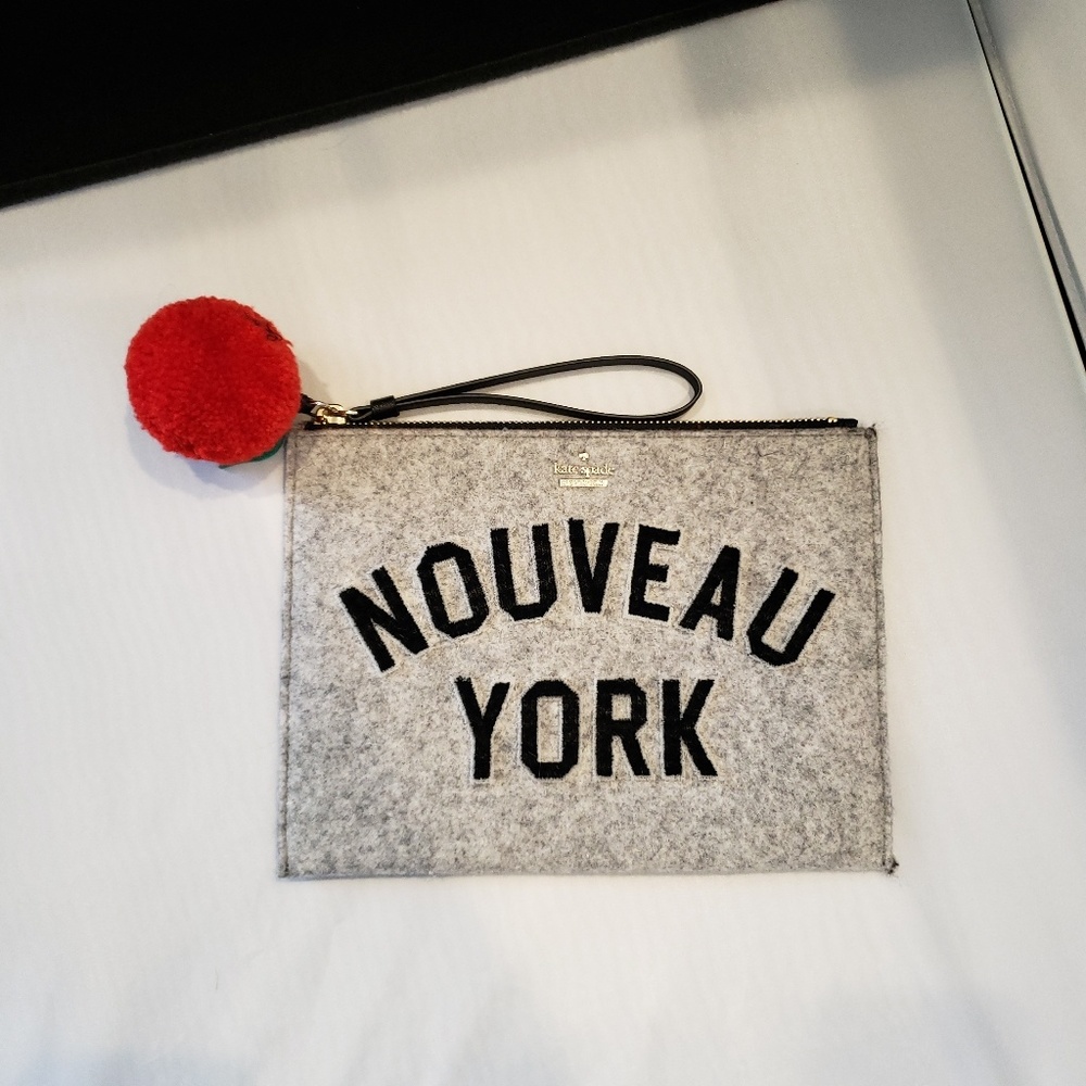 Kate Spade Nouveau York Big Apple wristlet